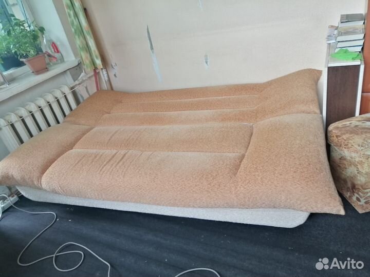 Диван книжка бу