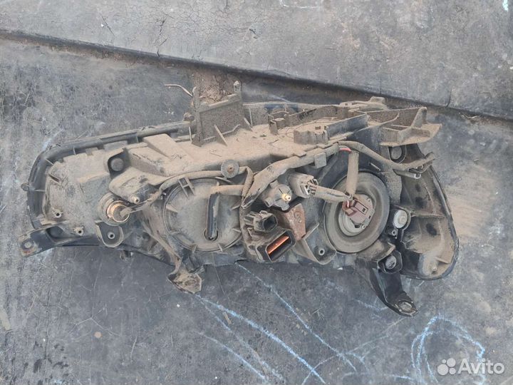 Фара правая Мицубиси ланцэр 10