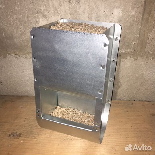 Бункерная кормушка для кроликов