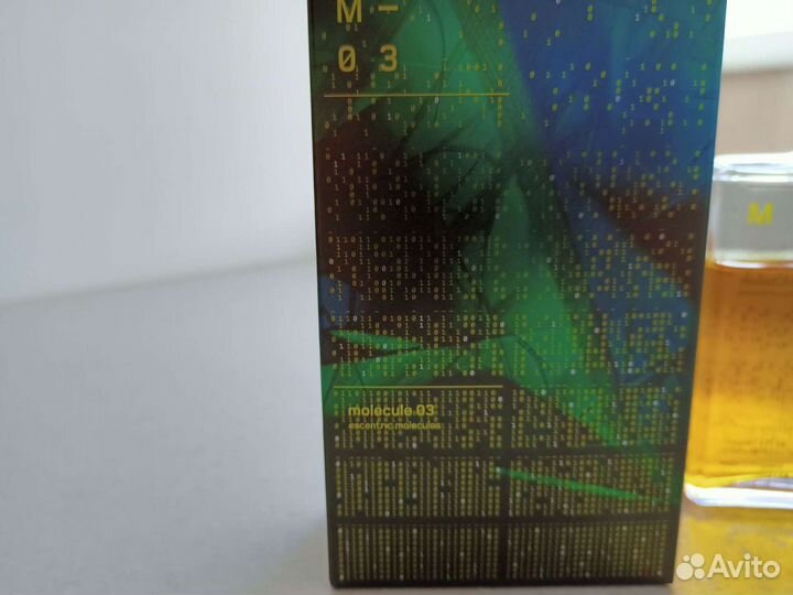 Escentric molecules 03