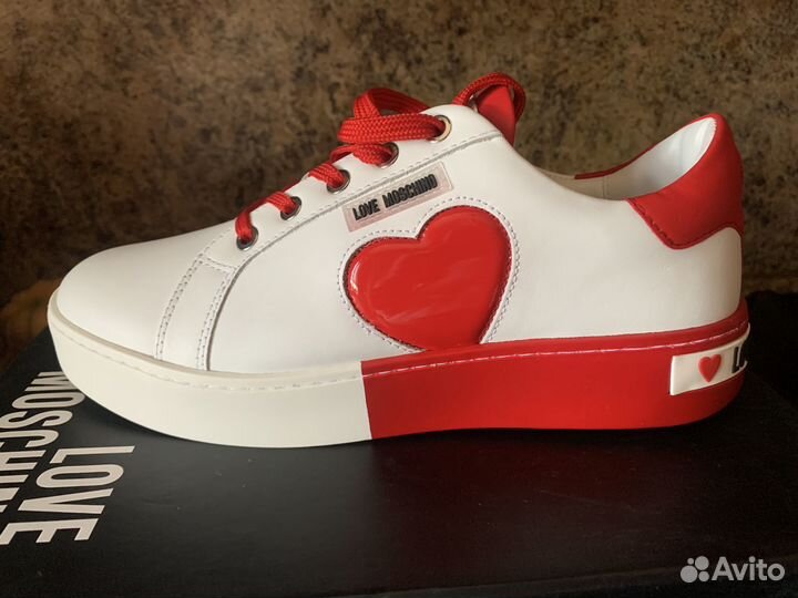 Love moschino кожа