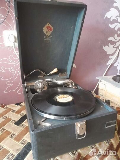 Патефон ленинградский 1935г