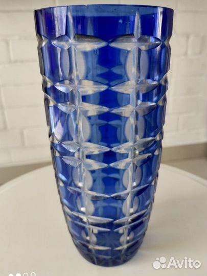 Хрустальная ваза синяя