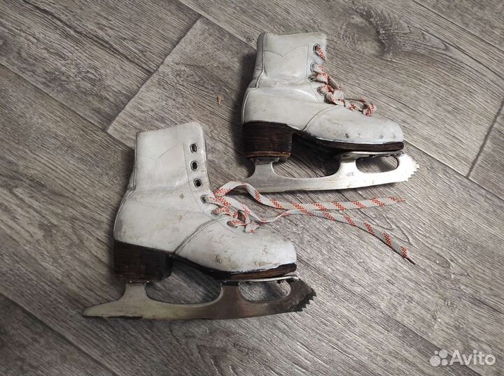 Коньки советские кожаные 26-27