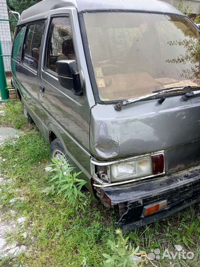 Разбор Ниссан Ларго бензин