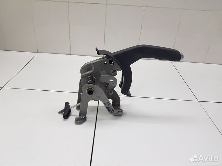 Рычаг стояночного тормоза (Chery Tiggo 7)