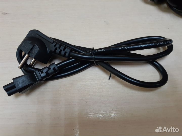 Кабель питания (сетевой шнур) 220В