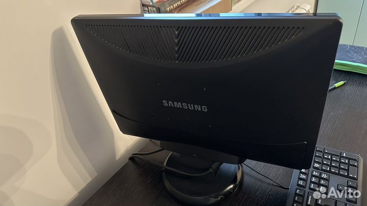 Монитор Samsung SyncMaster 226BW