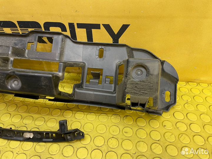 Кронштейн бампера задний Citroen C3 A51 EP6C 1.6