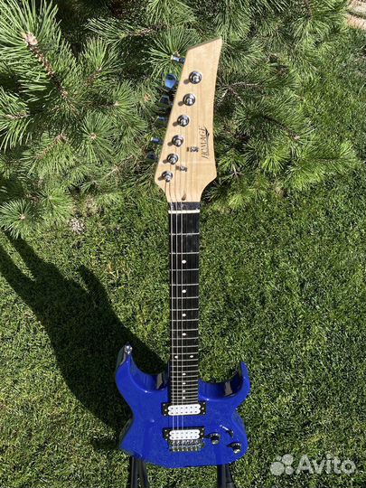 Электрогитара новая с комплектом