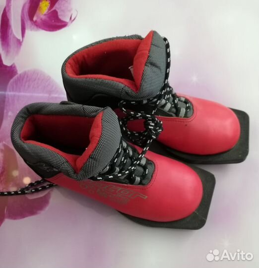Ботинки лыжные, 32 размер