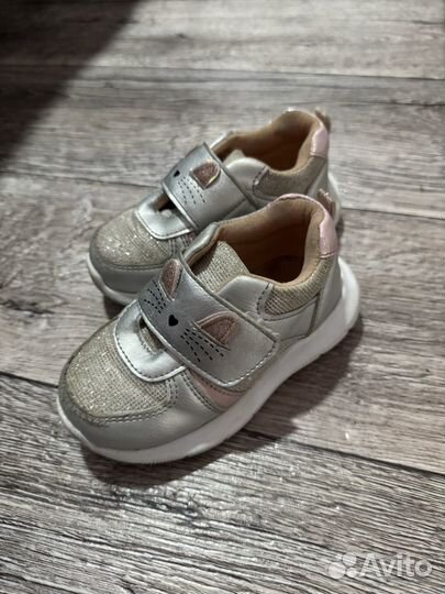 Кроссовки детские