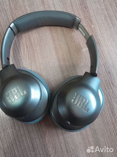 Беспроводные наушники jbl