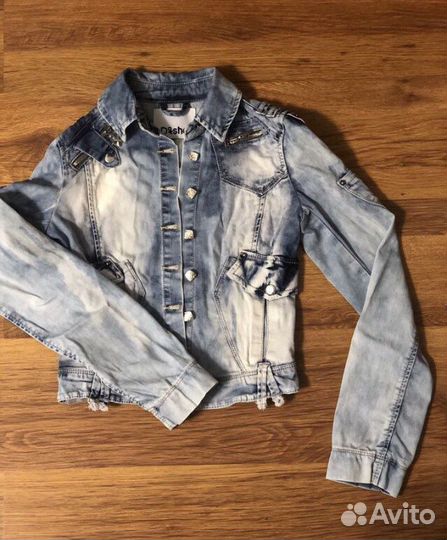 Джинсовая куртка dshe