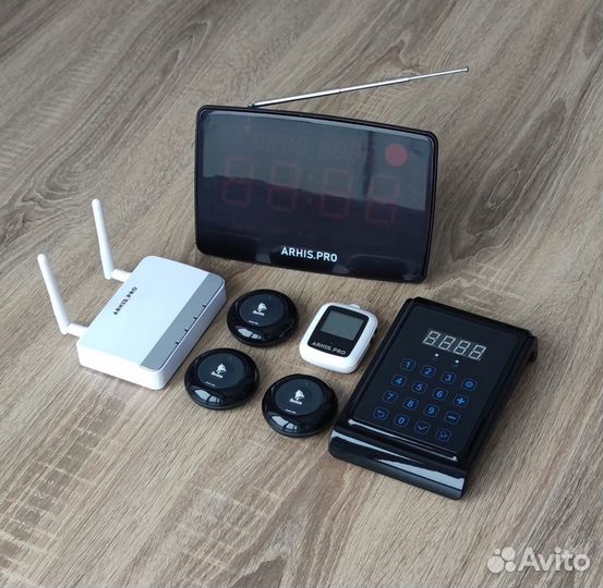 Кнопка вызова официанта, часы, табло, пуль, репите