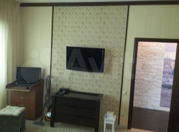 2-к. квартира, 53 м², 1/3 эт.