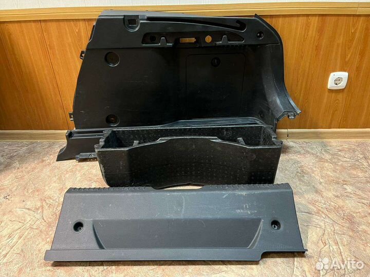 Обшивка и органайзер багажника LADA Vesta SW