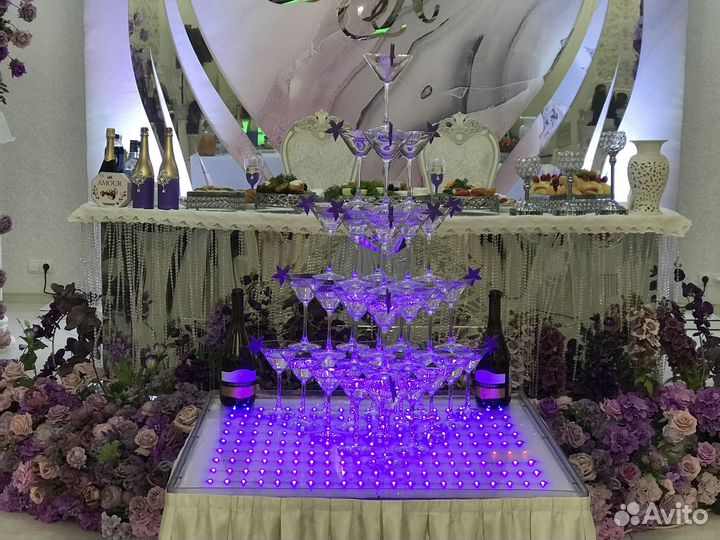 Горка из шампанского