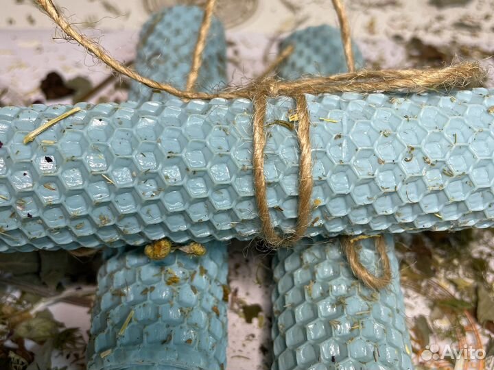 Свечи ручной работы из вощины голубая, волшебная