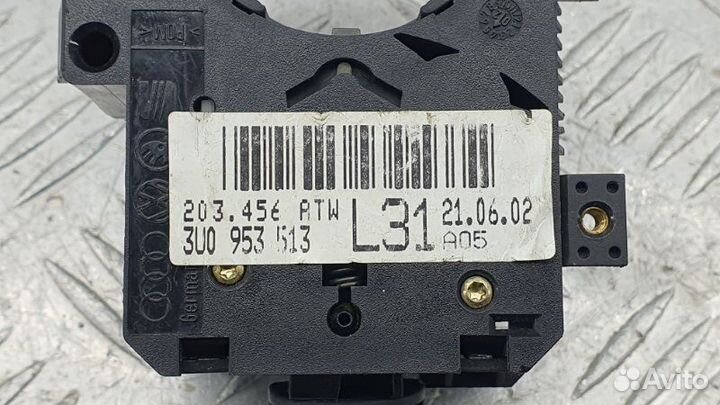 Переключатель поворотов подрулевой Skoda Superb 1