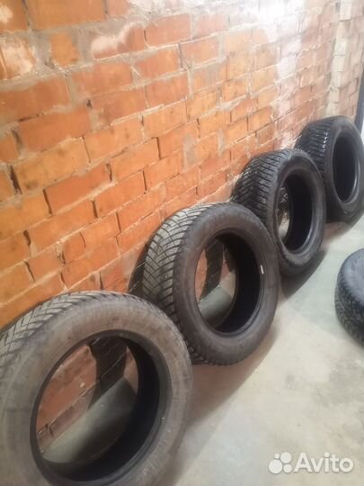 Goodyear UltraGrip Ice Arctic SUV 225/65 R17