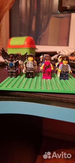 Lego мини фигурки