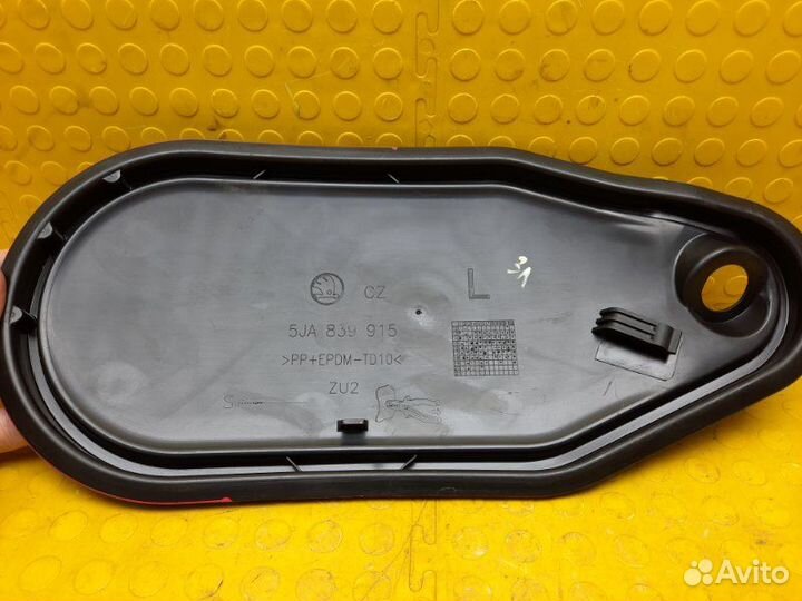 Заглушка задняя левая Volkswagen Polo CWV 813497