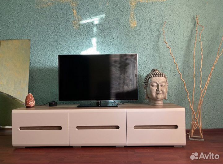 Тумба под телевизор