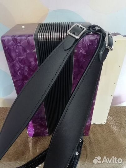 Кожаные ремни на баяны, гармони, аккордеоны