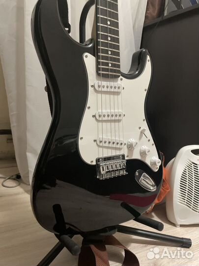 Электрогитара Fender Squier Stratocaster