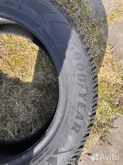 Goodyear UltraGrip Ice 2 225/55 R17 101T
