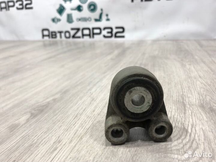 Опора кпп задняя Ford Focus CB hwda 2007