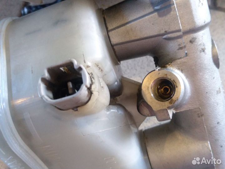 Вакуум в сборе toyota corolla E, кузов EE101