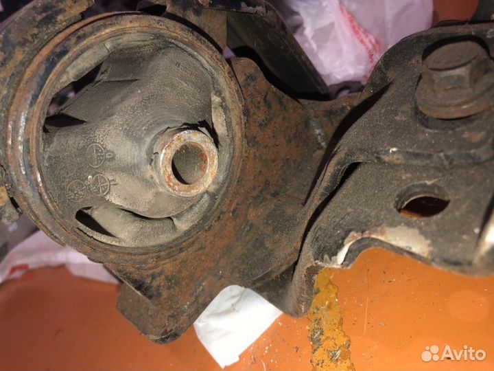 Подушка двигателя Toyota Corolla AE110 5A-FE 1998