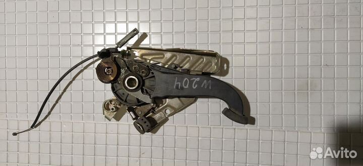 Педаль стояночного тормоза Mercedes W204