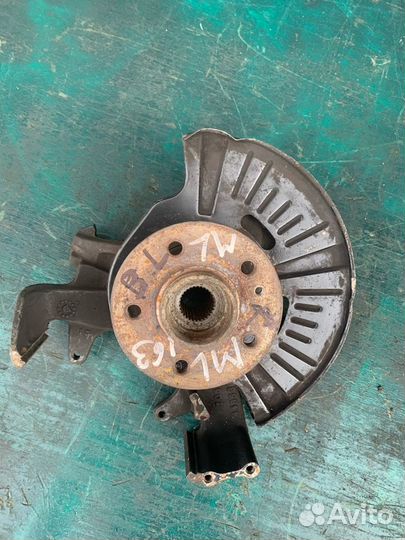 Кулак задний левый В сборе mercedes W163 ML