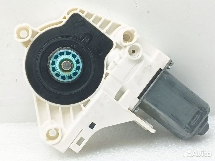 Моторчик стеклоподъемника передний левый Audi A6