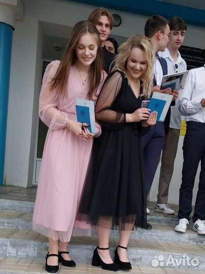 Два платья вечерних