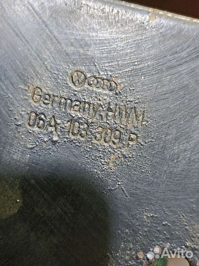 Кронштейн Ауди А3 06a103309p Akl