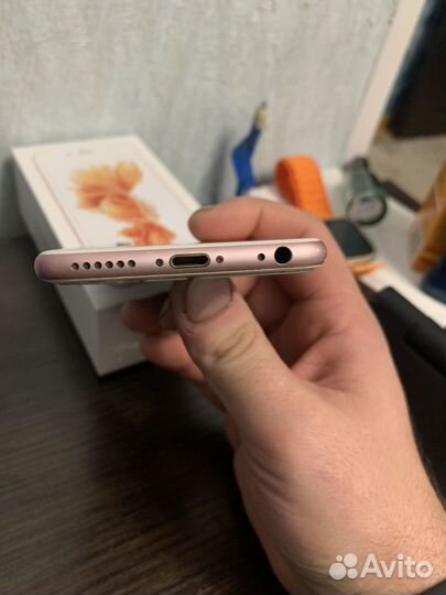 iPhone 6S, 32 ГБ