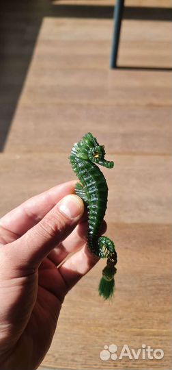 Морской конёк из нефрита