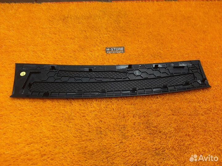 Накладка на торпеду правая Mercedes-Benz E-Class