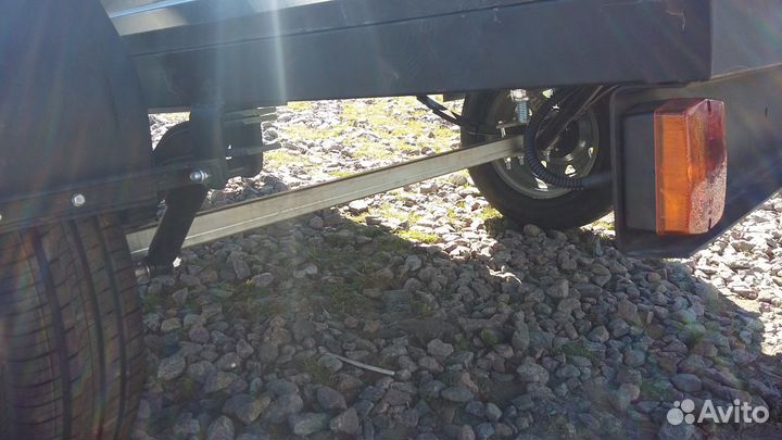 Прицеп бортовой лэйкер HD300