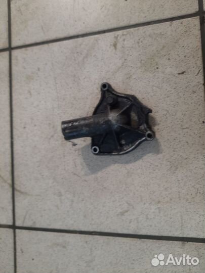 Крышка помпы Honda vf 1000