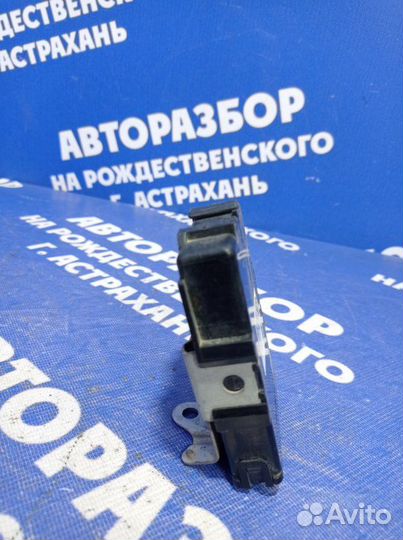 Блок управления питанием Toyota Verso минивен