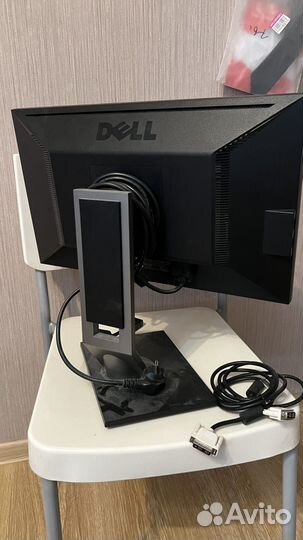 Монитор Dell P2011Ht