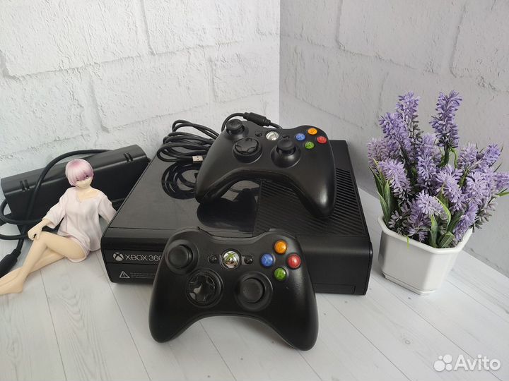 Microsoft Xbox 360 E 500 гб HDD