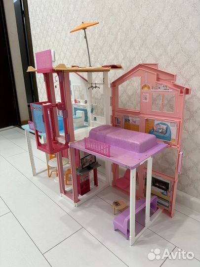 Домик для Барби с лифтом и мебелью