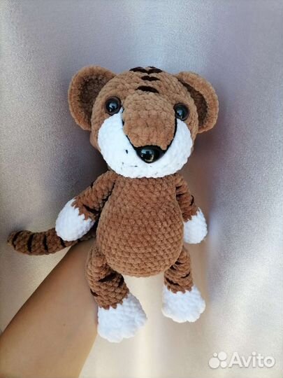 Вязанная плюшевая игрушка Тигр ручная работа