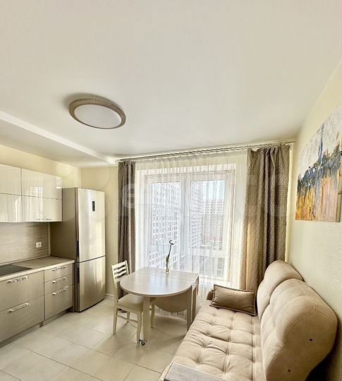 2-к. квартира, 50 м², 10/25 эт.